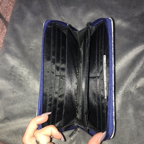 Wallet - Picture 4 of 6